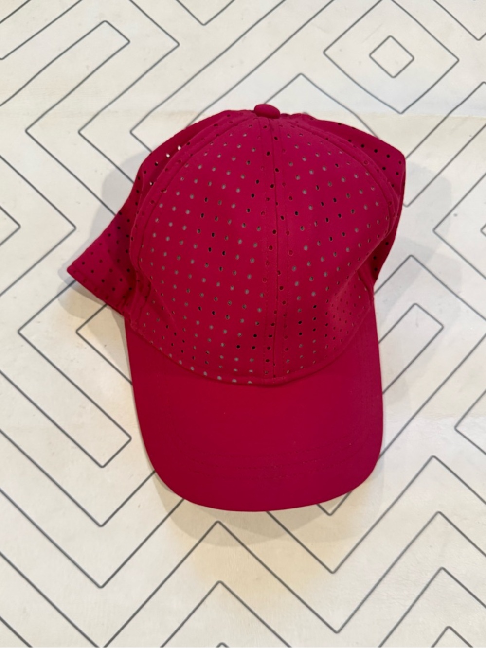 Lululemon Raspberry Reflector Hat - Picture 2 of 11